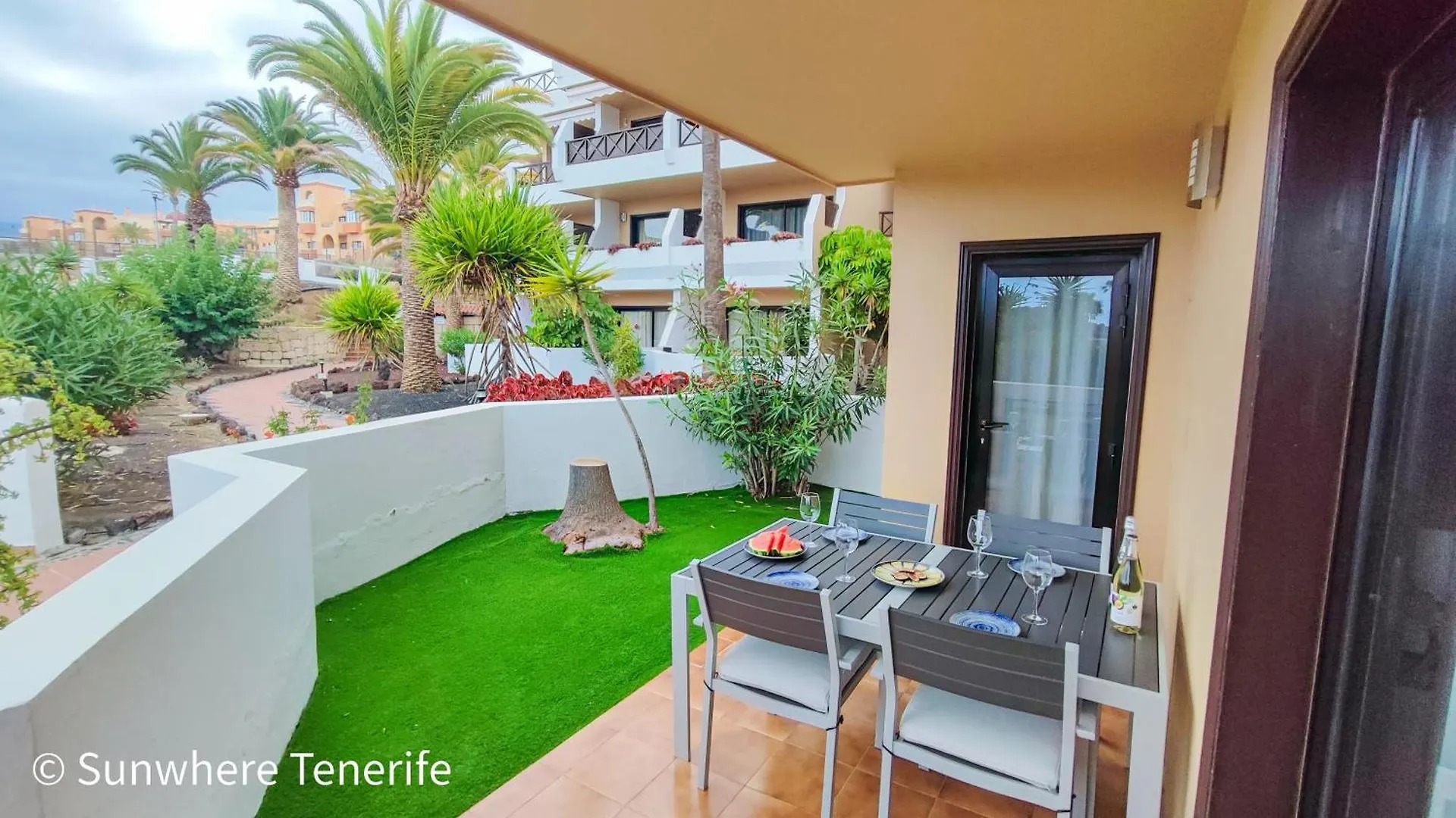 Spacious Apartment With Private Garden In Tenerife South San Miguel de Abona