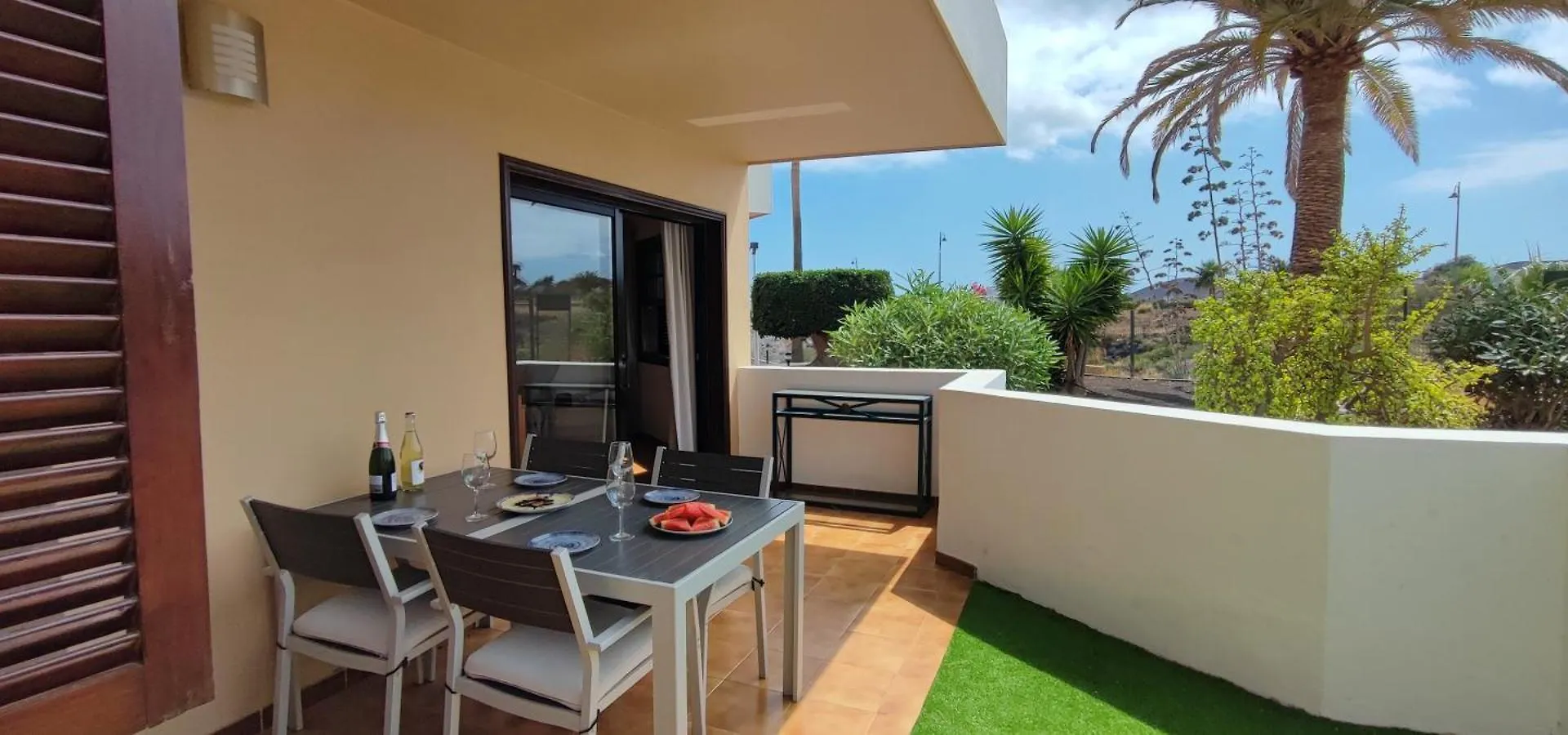 Spacious Apartment With Private Garden In Tenerife South San Miguel de Abona 0*,